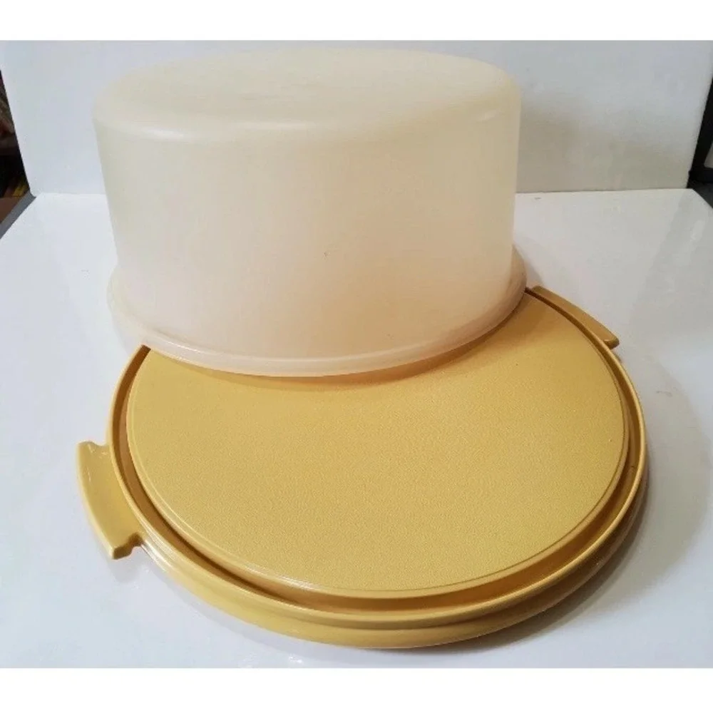 Vintage Tupperware Cake Holder Carrier MADE IN USA 1256-5 1257-5  Harvest Gold